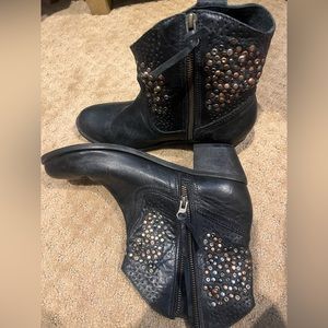 Chocolat Blu ankle boot. Size 11. NEW!